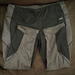 Avia Gray Athletic Legging with Form-Fitting Design